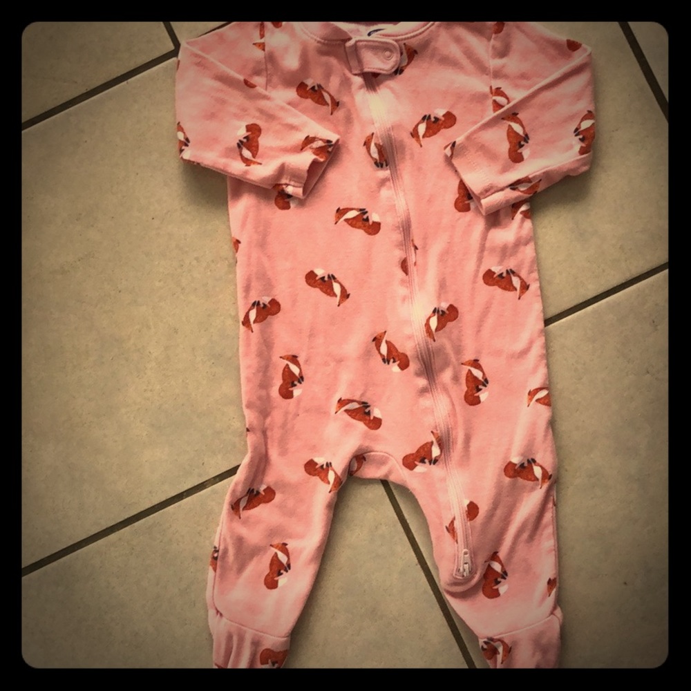 3/25✨⭐️OLD NAVY long sleeve sleep wear. 3-6 mo⭐️
